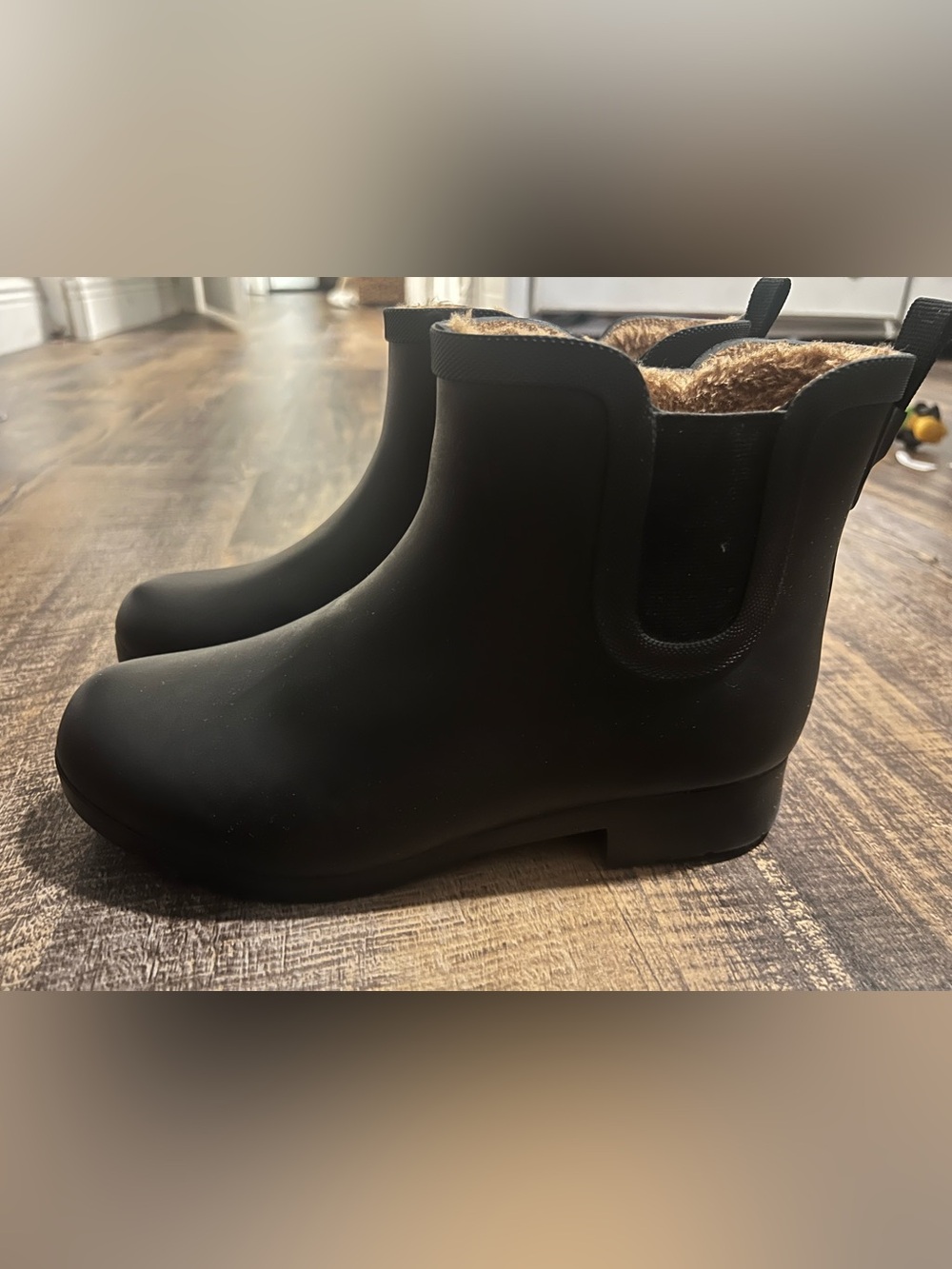 chooka Black Short Fur-Lined Chelsea Rain Boots